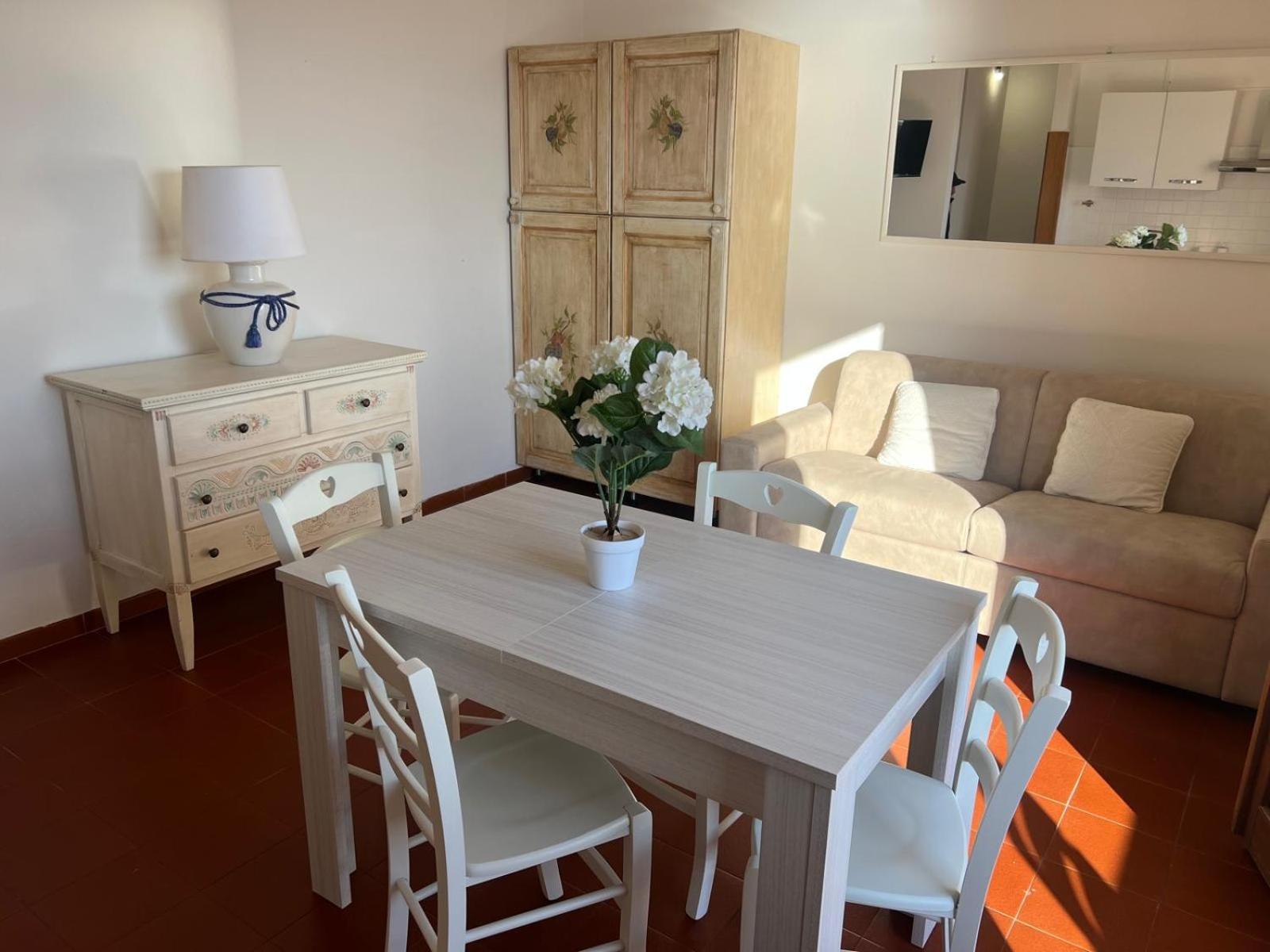 טורה דיי קורסרי Hotel Trinita Dei Corsari מראה חיצוני תמונה
