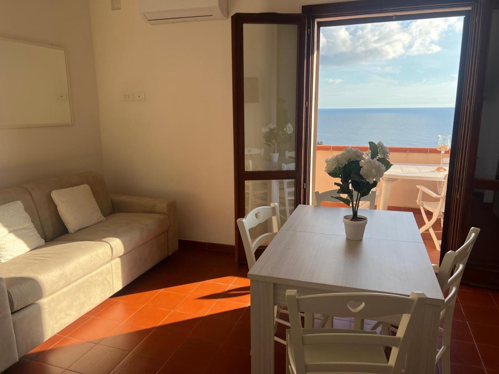 טורה דיי קורסרי Hotel Trinita Dei Corsari מראה חיצוני תמונה