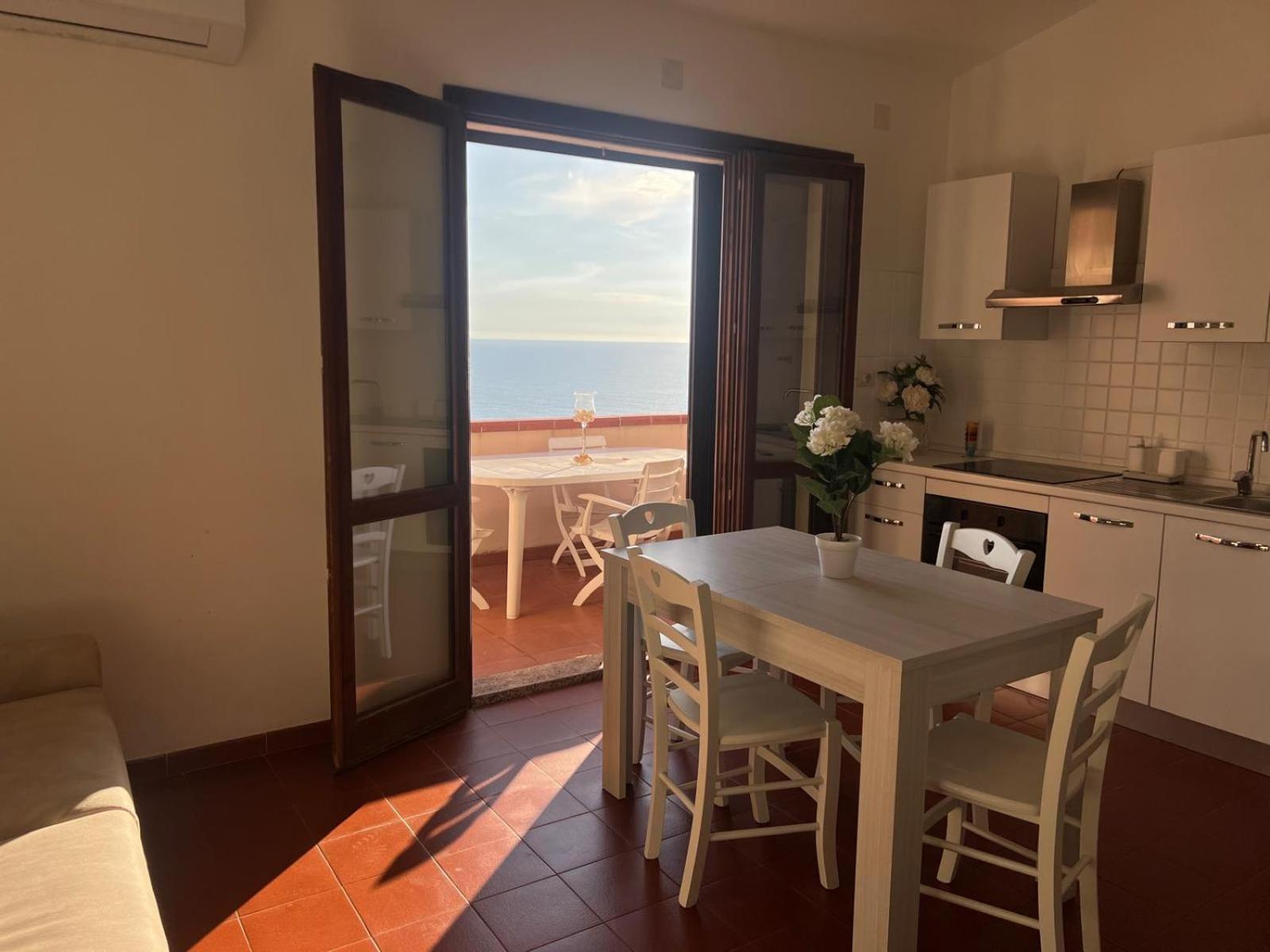 טורה דיי קורסרי Hotel Trinita Dei Corsari מראה חיצוני תמונה